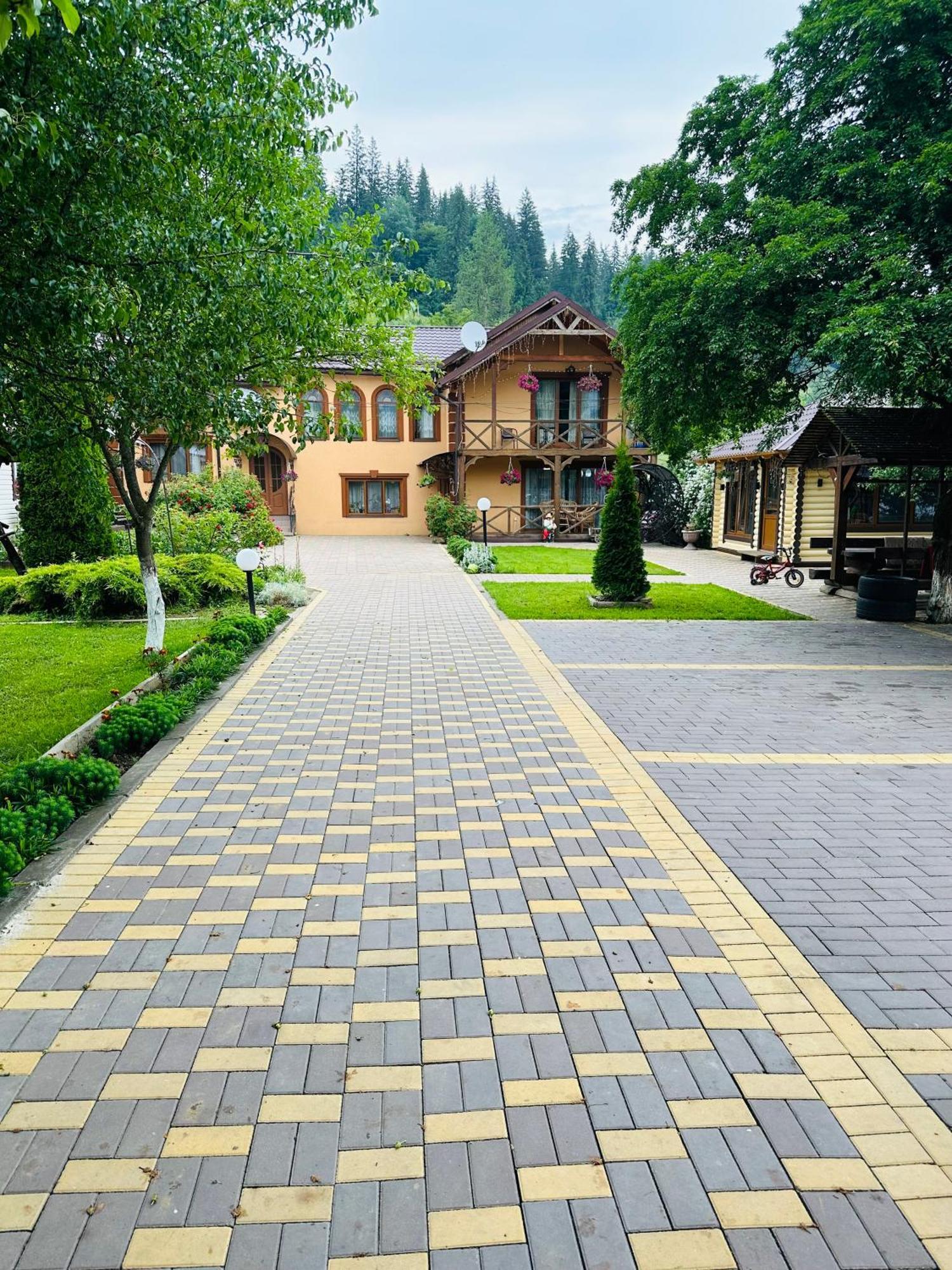 Rodynnyi Zatyshok Guest House Verkhovyna Exterior photo
